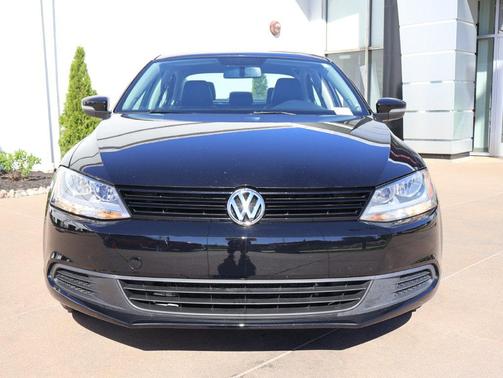 Black Uni 2014 Volkswagen Jetta Auto SE w/Connectivity