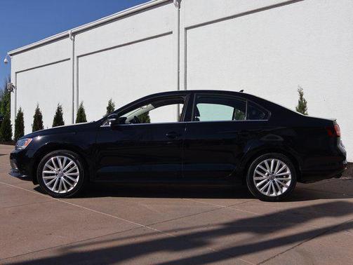 Black Uni 2016 Volkswagen Jetta 1.8T SEL