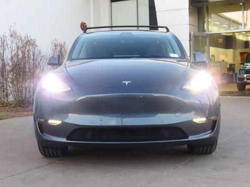 2022 Tesla Model Y Long Range Dual Motor All-Wheel Drive