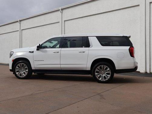 Summit White 2022 GMC Yukon XL SLE