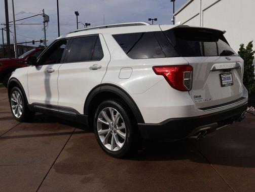 White Metallic 2024 Ford Explorer Platinum