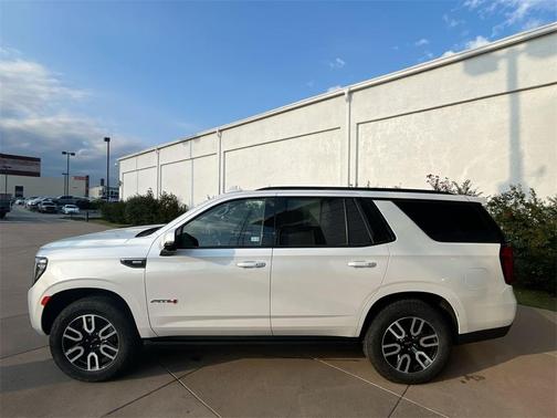 2023 GMC Yukon 4WD AT4