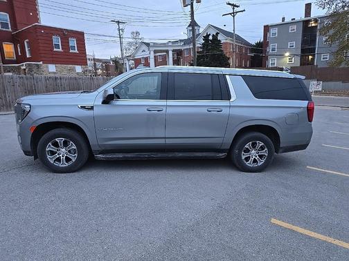 2024 GMC Yukon XL SLE