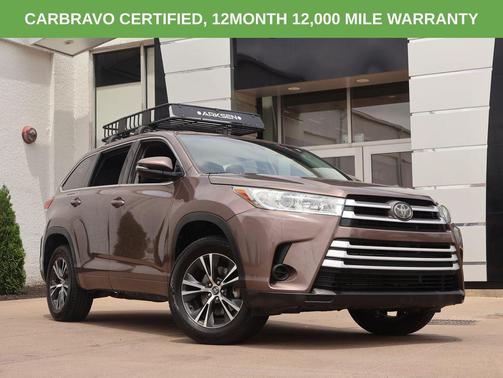 Toasted Walnut Pearl 2018 Toyota Highlander LE