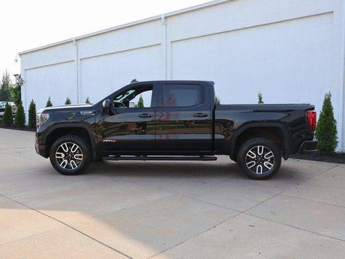 Onyx Black 2023 GMC Sierra 1500 AT4