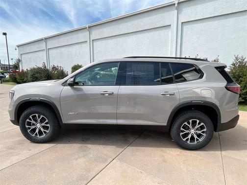 2026 GMC Acadia AWD AT4