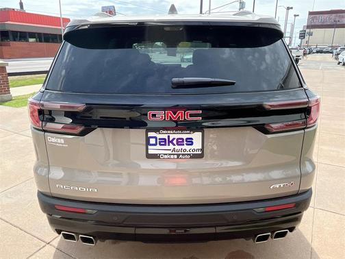 2026 GMC Acadia AWD AT4