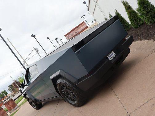 Stainless Steel 2024 Tesla Cybertruck Cyberbeast