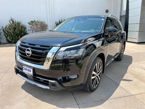 2025 Nissan Pathfinder Platinum 4WD