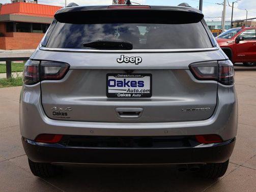 Billet Silver Metallic Clearcoat 2022 Jeep Compass Limited