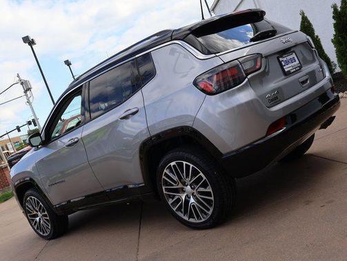 Billet Silver Metallic Clearcoat 2022 Jeep Compass Limited