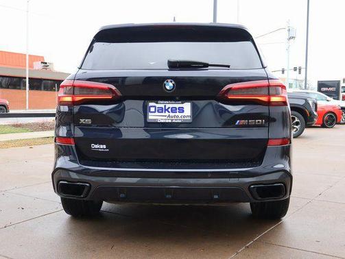 2022 BMW X5 M50i