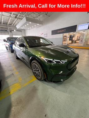 ERUPTION GREEN METALLIC 2024 Ford Mustang Mach-E Premium