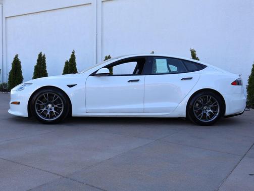 Titanium Metallic 2021 Tesla Model S Plaid