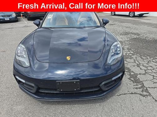 Gentian Blue Metallic 2023 Porsche Panamera 4S