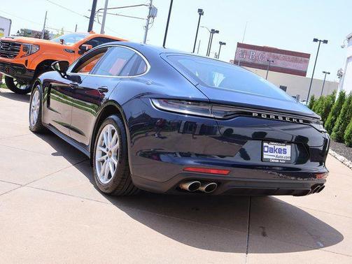 Gentian Blue Metallic 2023 Porsche Panamera 4S