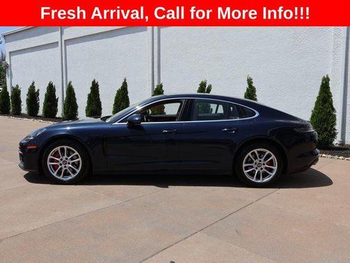 Gentian Blue Metallic 2023 Porsche Panamera 4S