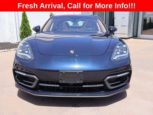 Gentian Blue Metallic 2023 Porsche Panamera 4S
