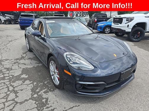 Gentian Blue Metallic 2023 Porsche Panamera 4S