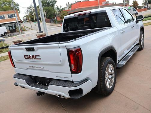 Glacier White Tricoat 2026 GMC Sierra 1500 Denali