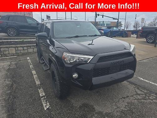 Midnight Black Metallic 2020 Toyota 4Runner SR5