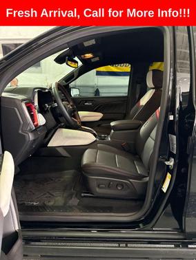 Onyx Black 2024 GMC Canyon AT4X