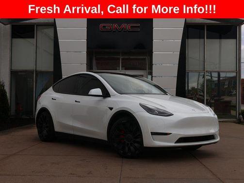 Pearl White Multi-Coat 2023 Tesla Model Y Performance Dual Motor All-Wheel Drive