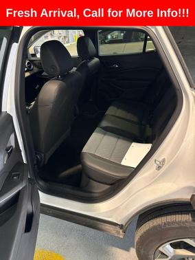 Summit White 2025 Chevrolet Trax LT