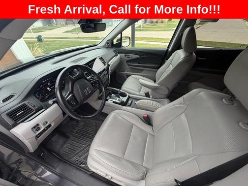 Modern Steel Metallic 2019 Honda Pilot Elite