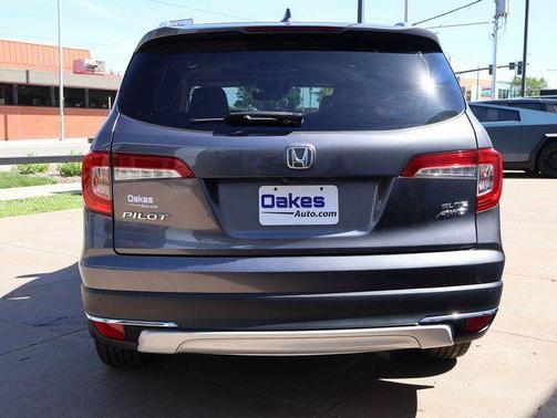 Modern Steel Metallic 2019 Honda Pilot Elite