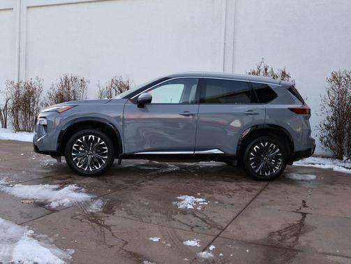 2024 Nissan Rogue Platinum