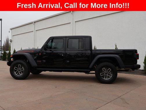 Black Clearcoat 2024 Jeep Gladiator Mojave