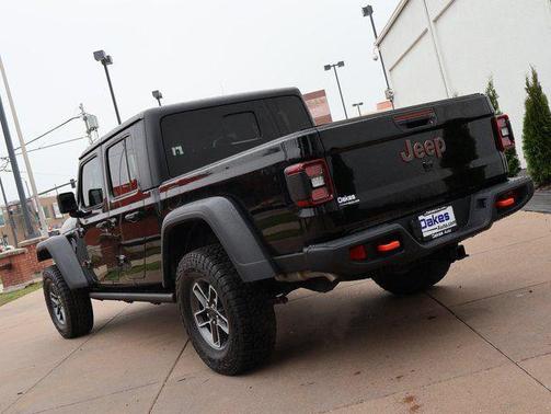 Black Clearcoat 2024 Jeep Gladiator Mojave