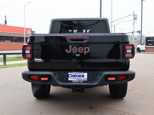 Black Clearcoat 2024 Jeep Gladiator Mojave
