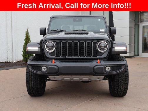 Black Clearcoat 2024 Jeep Gladiator Mojave