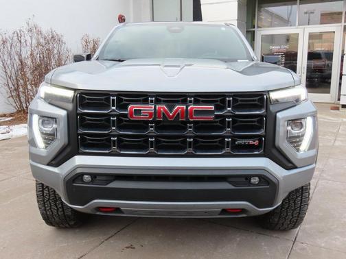 2024 GMC Canyon AT4