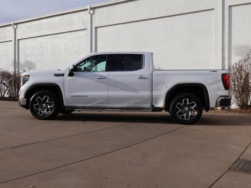 2022 GMC Sierra 1500 SLT