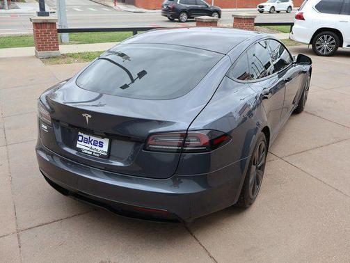 2022 Tesla Model S Base