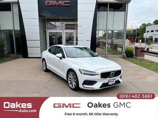 2020 Volvo S60 T6 Momentum