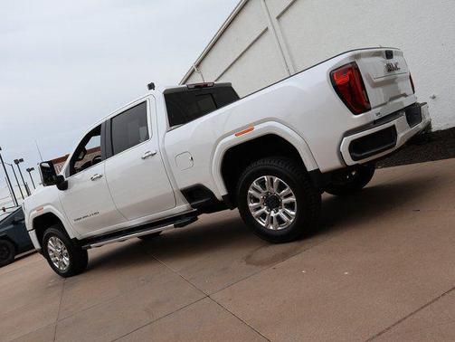 White Frost Tricoat 2023 GMC Sierra 2500 Denali