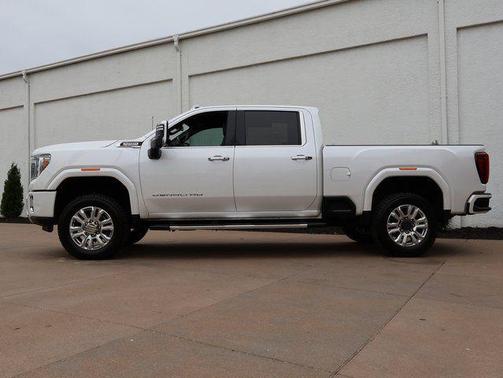 White Frost Tricoat 2023 GMC Sierra 2500 Denali