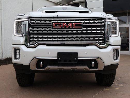 White Frost Tricoat 2023 GMC Sierra 2500 Denali