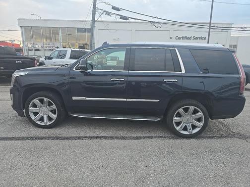 2017 Cadillac Escalade Luxury