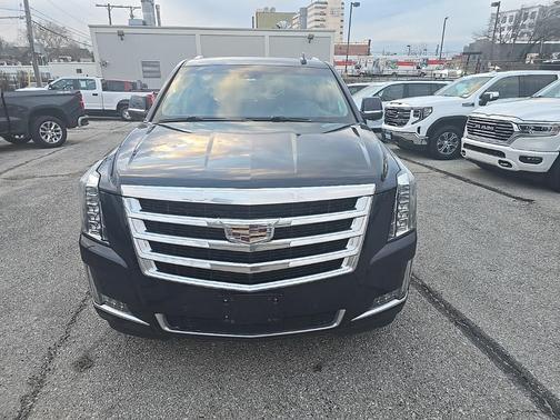 2017 Cadillac Escalade Luxury