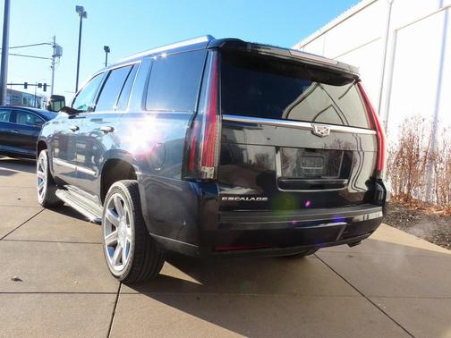 2017 Cadillac Escalade Luxury