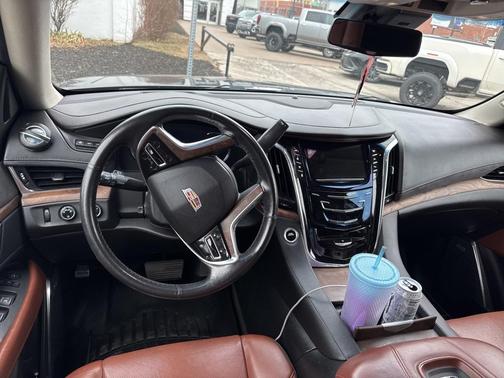 2017 Cadillac Escalade Luxury