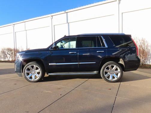 2017 Cadillac Escalade Luxury