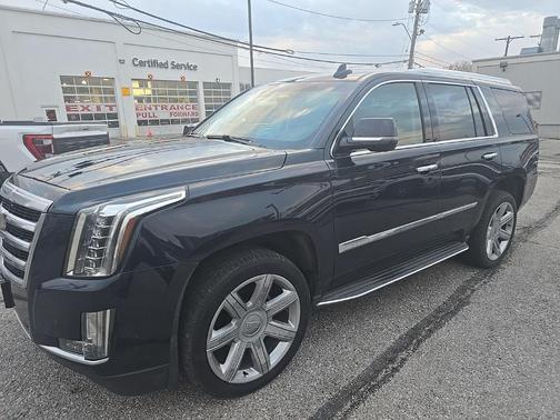2017 Cadillac Escalade Luxury
