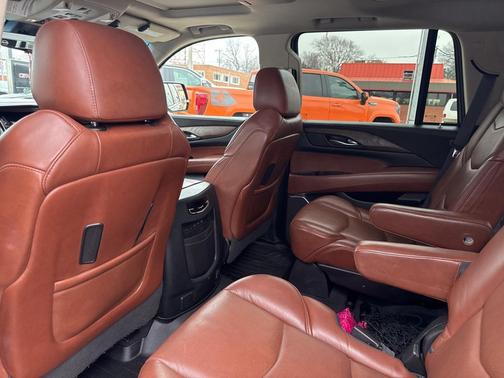 2017 Cadillac Escalade Luxury