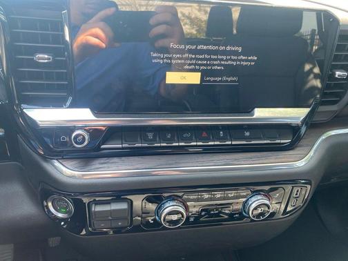 Summit White 2025 GMC Sierra 2500 SLT